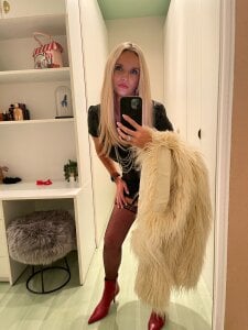 NaughtyNinky Public Pic