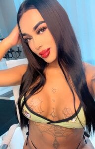 tinaqueen_noa They say that she who dresses in yellow...💛 Εικόνα 2