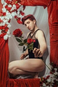 Un_Sluttyy RED LIFE Pic 3