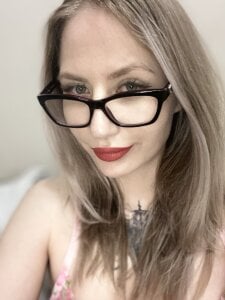 BlondeBun Take a closer look at me 사진 2