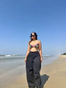 nakedesi Saggy Boobs Pic 3