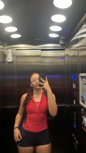 AnnaMorgann Public Pic 2