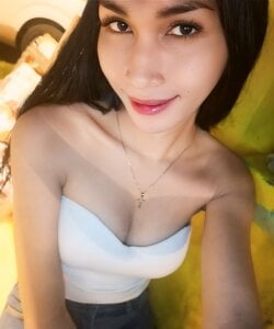 HotCum_Anna Selfie photos Pic 2