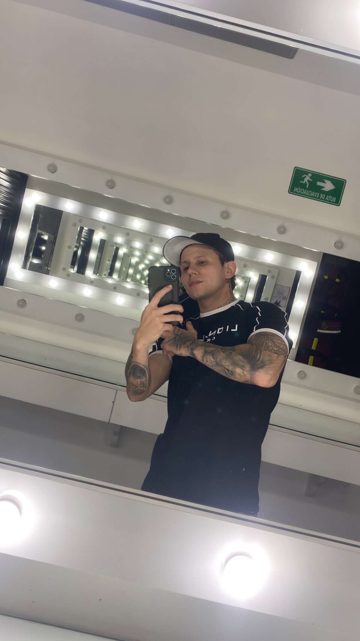 Scott_Clark 热门图片 3655