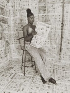 "Effortlessly stealing your attention" 😉 de ebonnyygoddes  2 Imagens