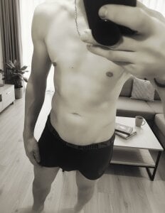 nightbound99 horny? Foto