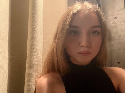 MadelineWest Public Pic 6