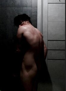 _Yosh1_ My body Kuva 3