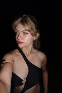 AuroraXRoses Public Pic