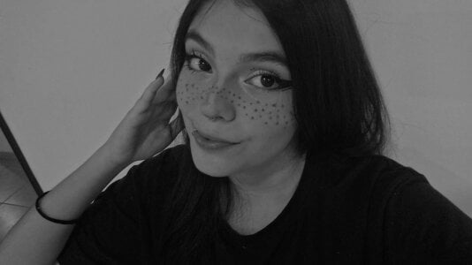 cutee_andrea Soft look, wild thoughts… 🖤🤍 Fotka 3