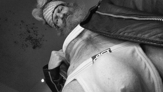 Gingerbeard40 kullanıcısının Leather Daddy albümü -  9 fotoğraf