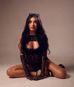 katy_riossの🔥 Elegant, daring and a little badの枚の写真