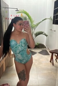 Katherine_Squirt_ Public Foto 6