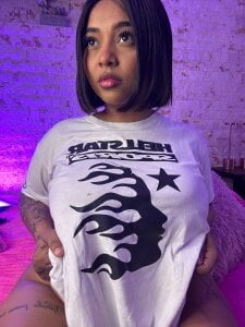 pamela_west cute girl with a big butt Foto 2