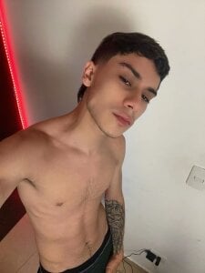 Axel_DavisSM come on bby টি ছবি