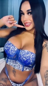 tinaqueen_noa One of my favorite colors 💎 Foto 2