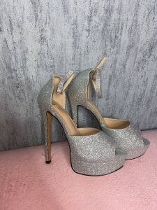 paradisaic_delight Heels Pic