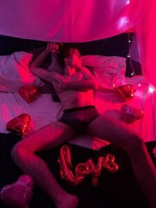 A little teasing😈 de mister_alex_  2 photos