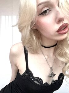 goth__tv Public Pic 5