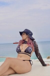 DesMuller My happy place 🌊 Pic 4