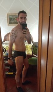 GotHufeCockSexyGuy Public Pic 8