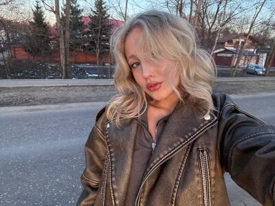 Blonde_Pickme Public Gambar 5