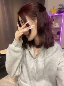 BelindaParbs Today I have a sleepy fly vibe Pic 2