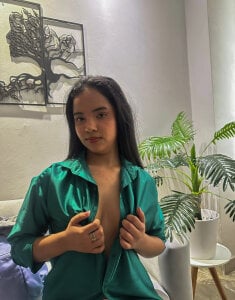 alana_martiins You like 💚 Pic 2