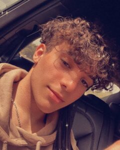 saksham2508のMy dumbの 3枚の写真