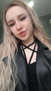 YourLovely_Mia Public Pic 7