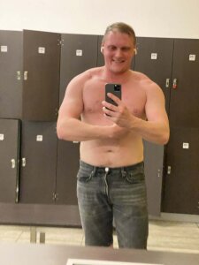 YoungBoyAndMatureのPublicの 3枚の写真