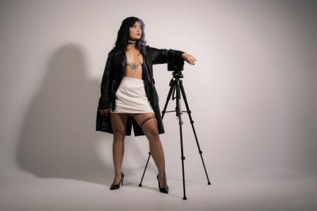 Hela_Strossner Elegant Pic