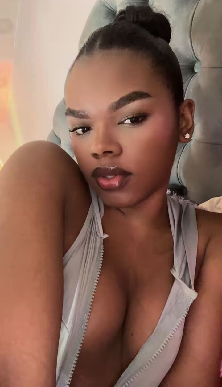 CamiEstrada Právě oblíbené foto 8564