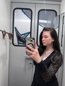 A little bit of beauty💜 de foxy_tease_  3 photos