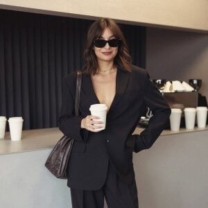 Carrie_Roberts Find me on a regular Monday Poză 4