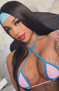 Between glances and sins 😈 od tinaqueen_noa  snímek