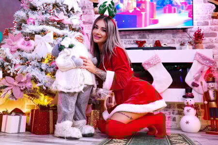 IsabellaEtthan Santa's Little Sensation Pic 3