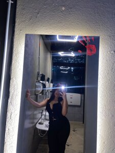 daniela_alves Public Pic 3