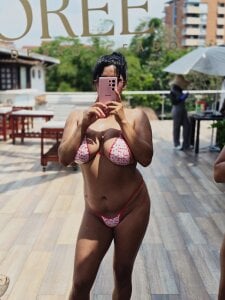 Margaret_Saunders 🌞 Tanned & Tempting — Relaxation never looked this good 💋 Fotka 3