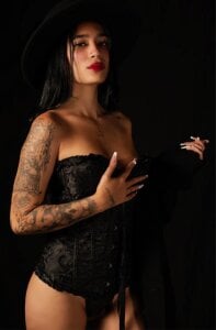 laura_rouse7 Glowing 🔥 Pic 3