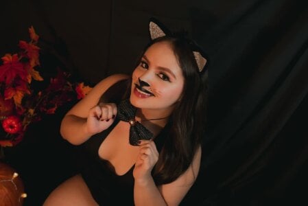 Tayler_Kim Halloween🎃 Pic 2