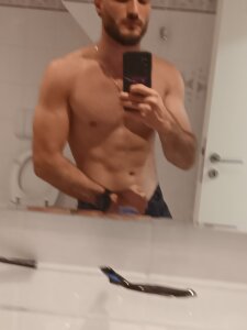 RooftopClimber Public Pic 2