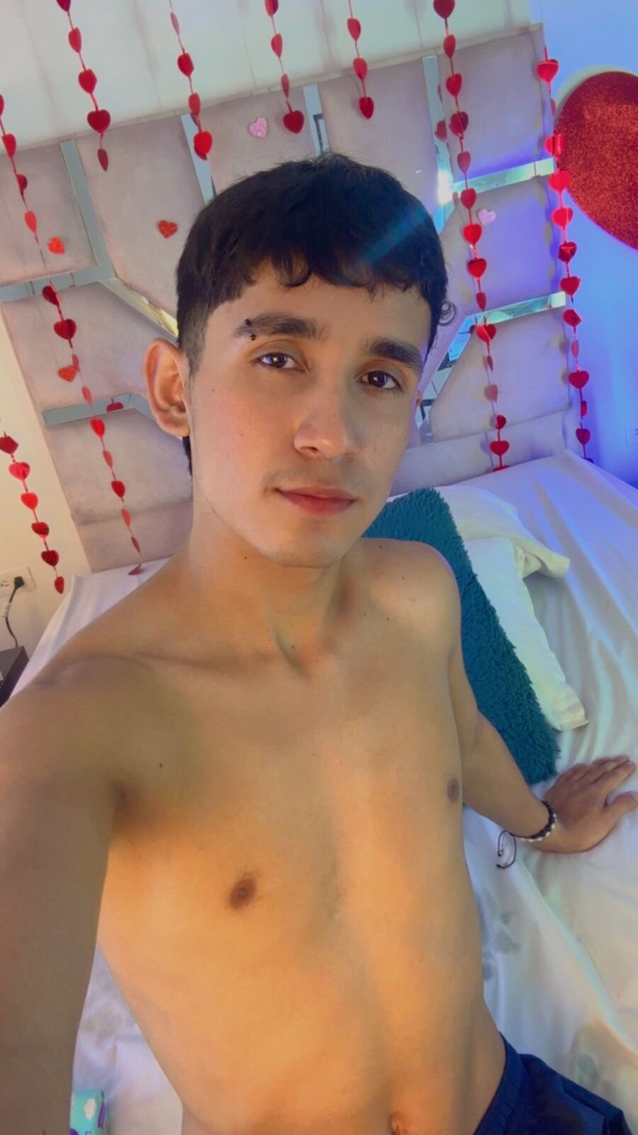 Thayler_jones Gambar Trending 3046