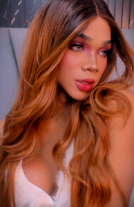 NaomiSteward Today’s mood: comfy, confident, and a bit playful 🥰 Bilde