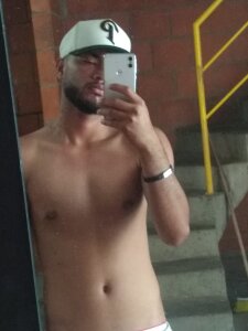 hot_guy_sweet Public Pic 3