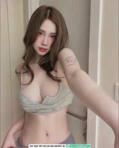 Linda-2x Public Pic 5