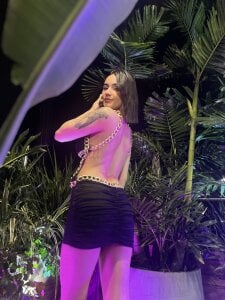 I’m all yours. de CarolineEvans_x  5 Imagens