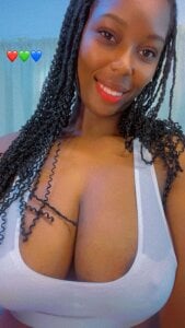 Sara_Marks Public Pic 2