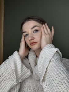 DanilleMcrae Public Pic 2