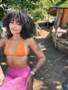 Micaela_valkova: Public ( 8 фото)